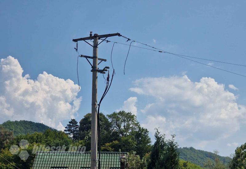 Svjedoci pada - helikopter zakačio žice od struje i izgubio kontrolu